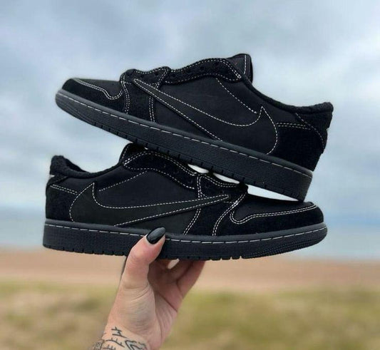 Air Jordanโs retro 1 Travis Scott Phantom โ๏ธ*