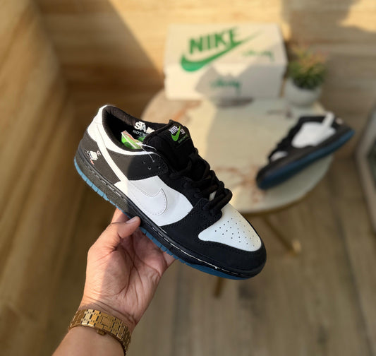 *RESTOCK ON DEMAND ๐ค๐ค*
*NIKE SB DUNK NYC PIGEON PANDA*